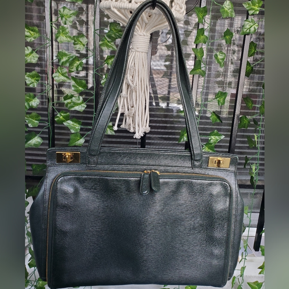 Gucci Structured Green Leather Bag